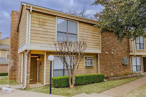 2101 Park Willow Lane, Arlington, TX 76011