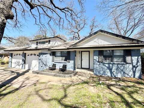 3613 Falcon Drive, Forest Hill, TX 76119