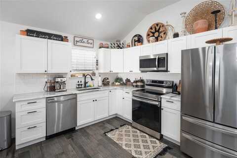 400 S Cedar Street, Leonard, TX 75452