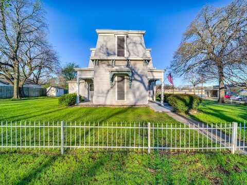 400 S Washington Street, Pilot Point, TX 76258