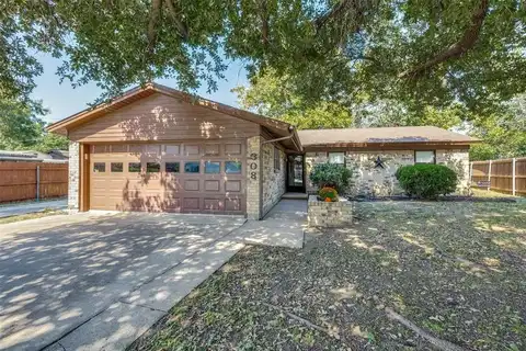 308 Thompson Court, Saginaw, TX 76179