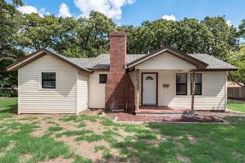 1304 Oak Knoll Drive, Haltom City, TX 76117