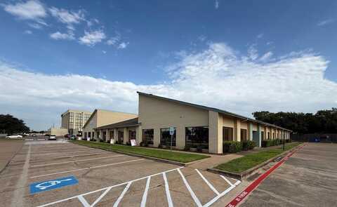 6825 Manhattan Boulevard, Fort Worth, TX 76120