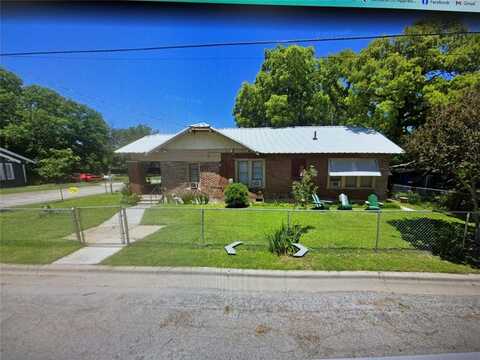 1216 3rd Street, Brownwood, TX 76801