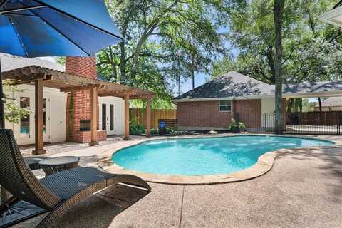 5848 Forest River Drive, Fort Worth, TX 76112