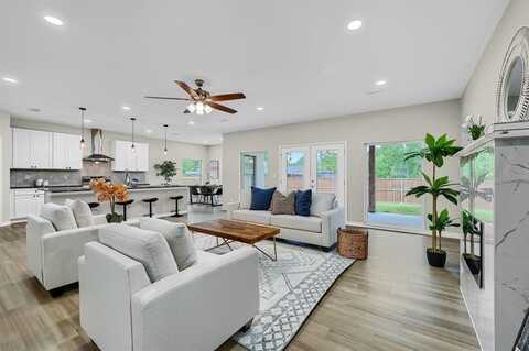 374 S Dallas Avenue, Van Alstyne, TX 75495