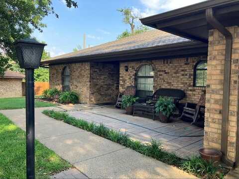 3913 Misty Meadow Drive, Fort Worth, TX 76133