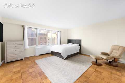 220 East 60th Street, New York, NY 10022