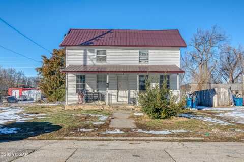 711 E 2nd Street, Carthage, MO 64836