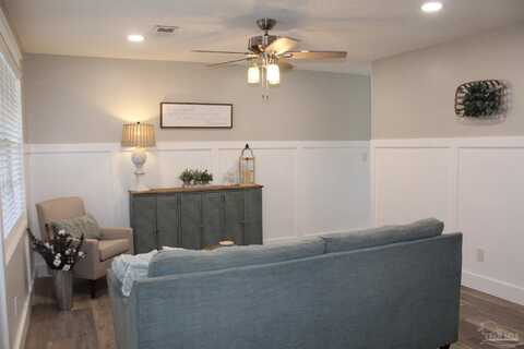 30 Woodham Ave, Fort Walton Beach, FL 32547