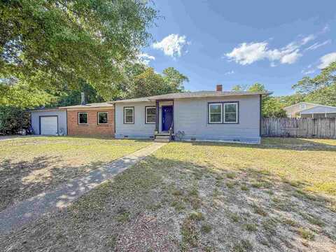 6668 Maple St, Milton, FL 32570