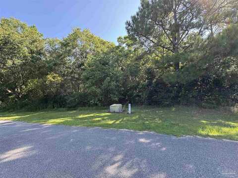 7538 Casa Grande Cir, Milton, FL 32583