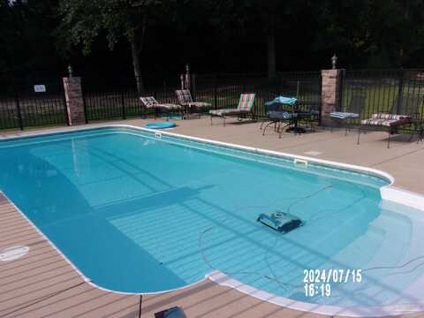 6552 Emerald Forest Dr, Milton, FL 32570