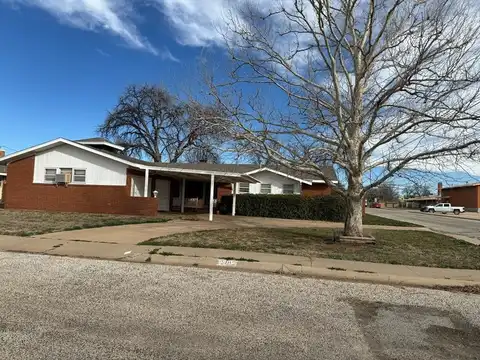 2201 45th St, Snyder, TX 79549