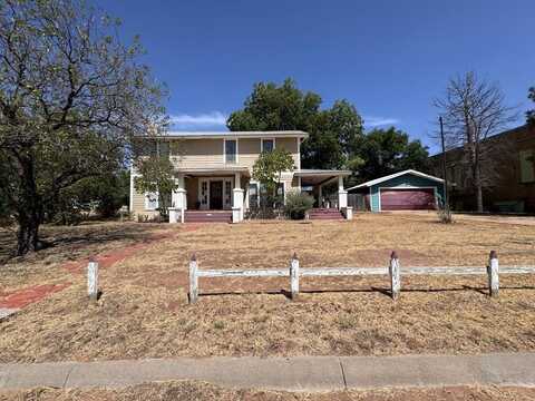 532 Elm St, Colorado City, TX 79512