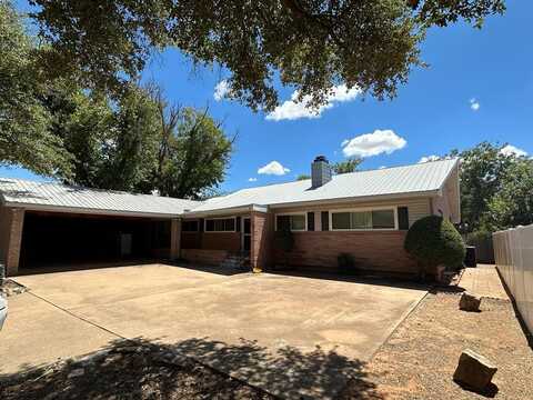 608 Burnside, Rotan, TX 79546