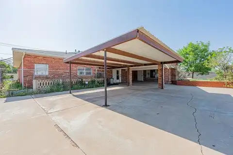 709 S Weatherford St, Midland, TX 79701