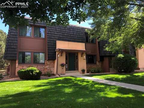 2953 Mesa Road, Colorado Springs, CO 80904