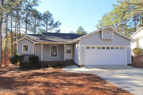 430 Sandhills Circle, Pinehurst, NC 28374