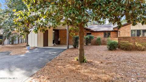 646 Redwood Drive, Southern Pines, NC 28387