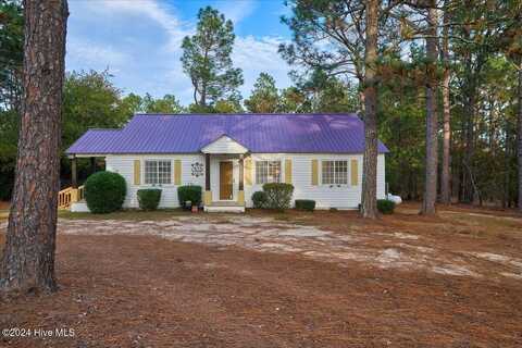 201 Stubby Oaks Road, Aberdeen, NC 28315