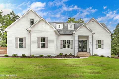 226 Longleaf Drive, West End, NC 27376
