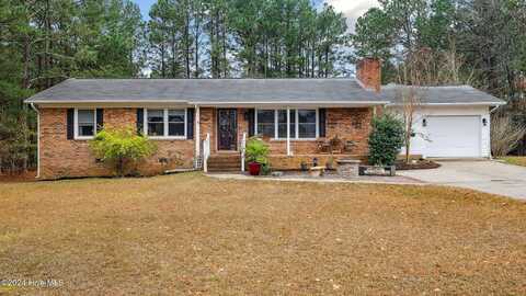 124 Pineneedle Drive, West End, NC 27376