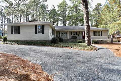 172 Devonshire Avenue W, West End, NC 27376