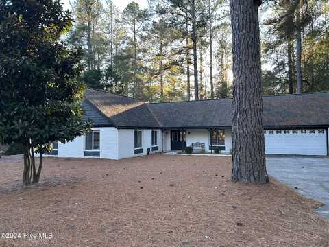 140 Westchester Circle, Pinehurst, NC 28374