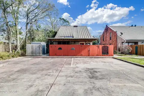 207 Marguerite Street, Broussard, LA 70518