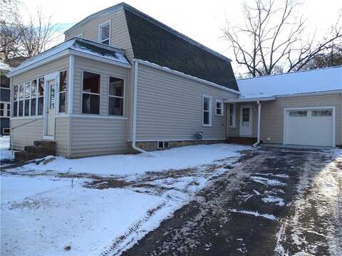 207 W Montgomery Street, Durand, WI 54736