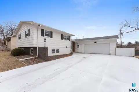 3004 S 10th Ave, Sioux Falls, SD 57105