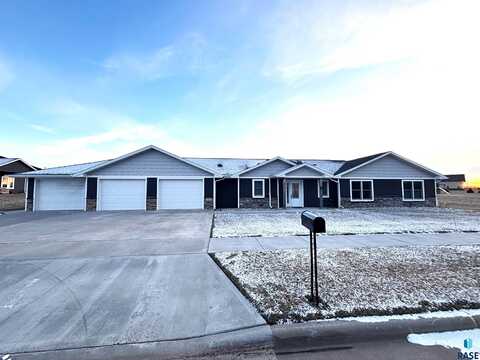 103 E Opal Ln, Hartford, SD 57033