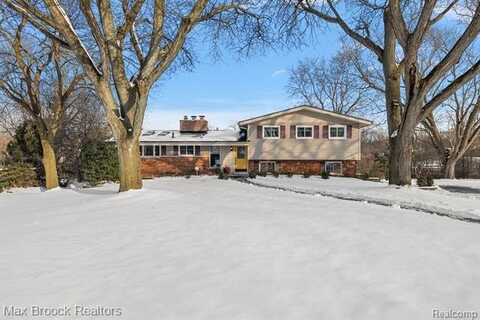 911 Dedham Court, Bloomfield Hills, MI 48302