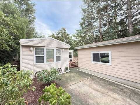 1600 RHODODENDRON DR, Florence, OR 97439