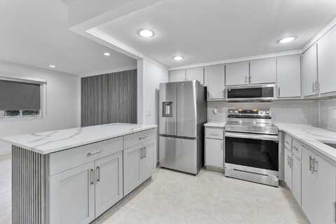 527 Brittany, Delray Beach, FL 33446