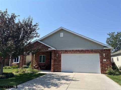 19 BLUE STEM DR, Scottsbluff, NE 69361