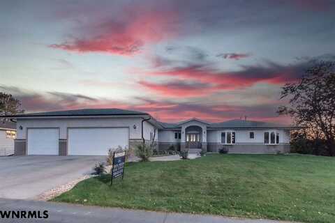 1202 MEADOWLARK DR, Scottsbluff, NE 69361