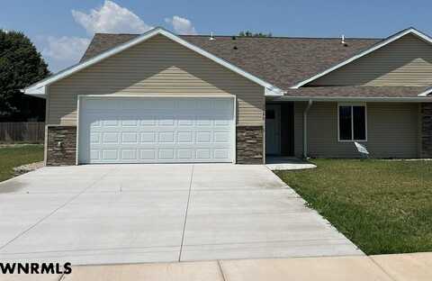 2506 CIRCLE DR, Scottsbluff, NE 69361