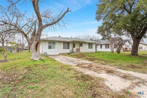 320 E Davilla Street, Bartlett, TX 76511