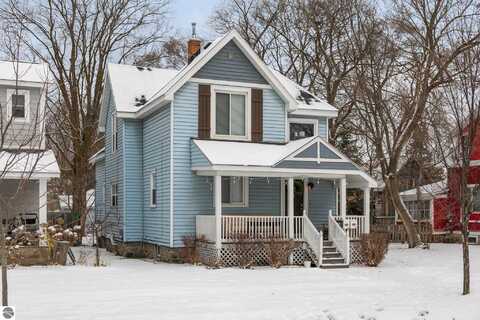 135 E Ninth Street, Traverse City, MI 49684