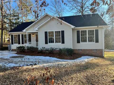 2231 Regency Drive, Randleman, NC 27317