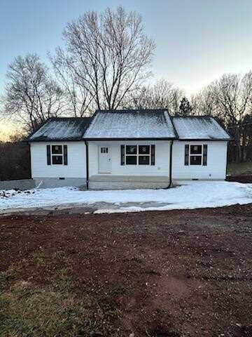 123 S. Camp Heights Dr, SPARTA, TN 38583