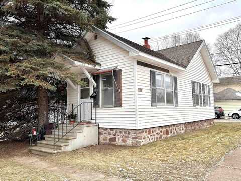 211 Fulton, Kingsford, MI 49802