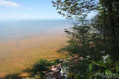 TBD Lakeshore, Ontonagon, MI 49953