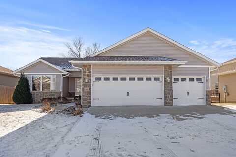 1412 Algonquin Drive, Cedar Falls, IA 50613