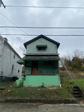 618 Mcmahon Ave, Monessen, PA 15062