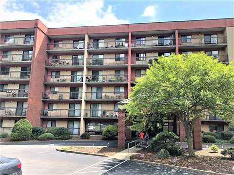 1987 Centurion Dr, Hillsboro, PA 15221