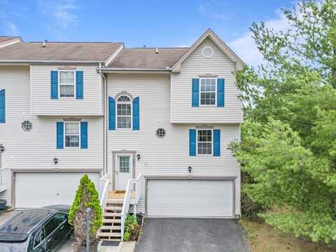 201 Scenic Hill Dr, Carnegie, PA 15106