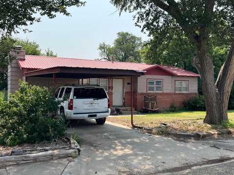 301 S Hazelwood Street, Spearman, TX 79081